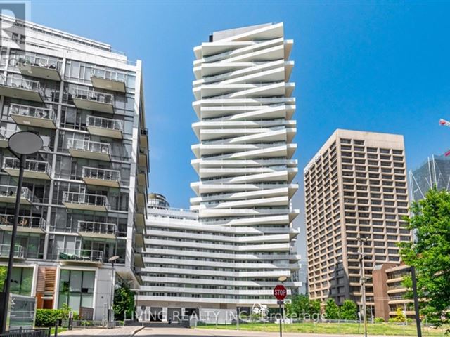 Pier 27 The Tower On The Lake - 1405 25 Queens Quay East - photo 2