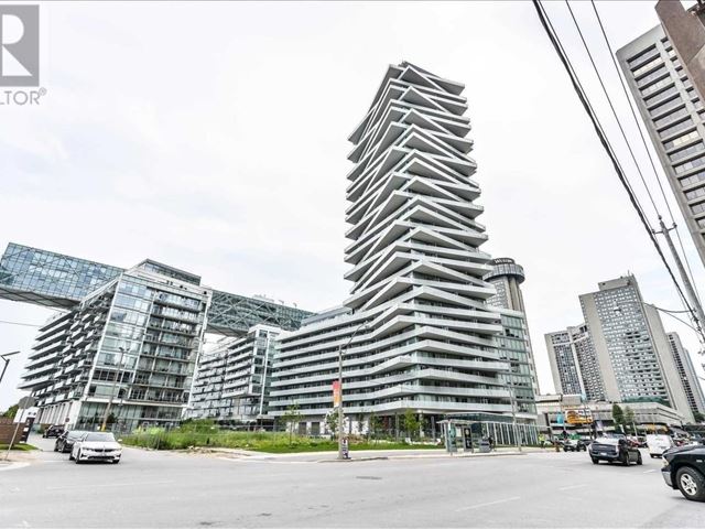 Pier 27 The Tower On The Lake - 3006 25 Queens Quay East - photo 1