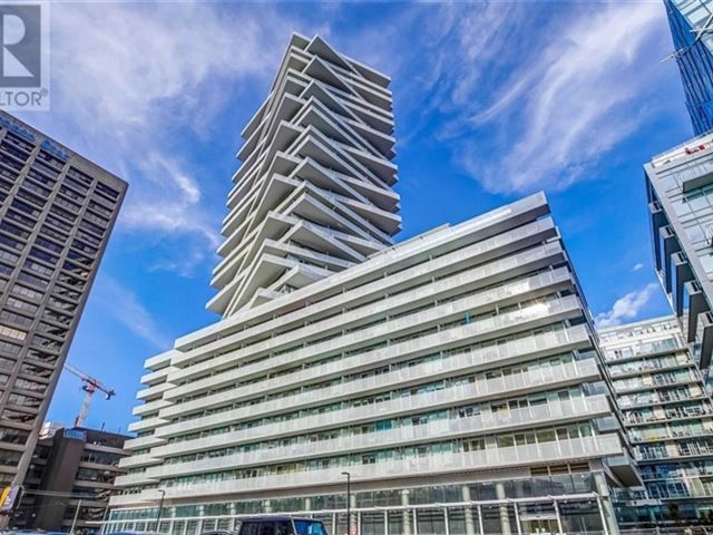 Pier 27 The Tower On The Lake - 402 25 Queens Quay East - photo 1