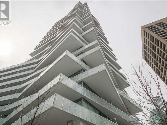 Pier 27 The Tower On The Lake - 3304 25 Queens Quay East - photo 1