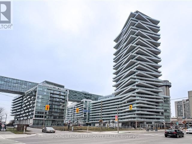 Pier 27 The Tower On The Lake - 2107 25 Queens Quay East - photo 1