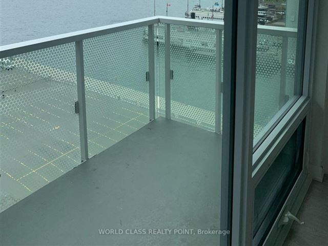 Pier 27 The Tower On The Lake - 910 25 Queens Quay East - photo 2