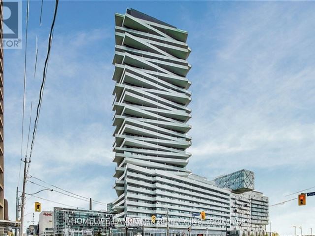 Pier 27 The Tower On The Lake - 621 25 Queens Quay East - photo 1