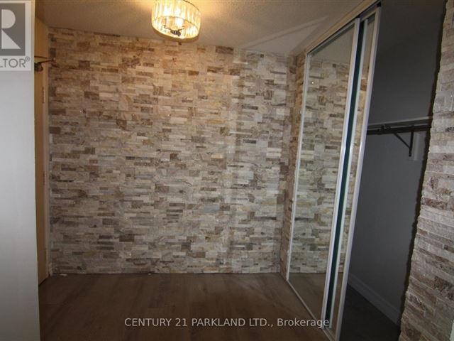 15 Sewells Rd - 504 15 Sewells Road - photo 2