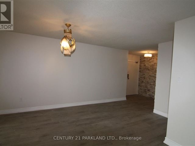 15 Sewells Rd - 504 15 Sewells Road - photo 3