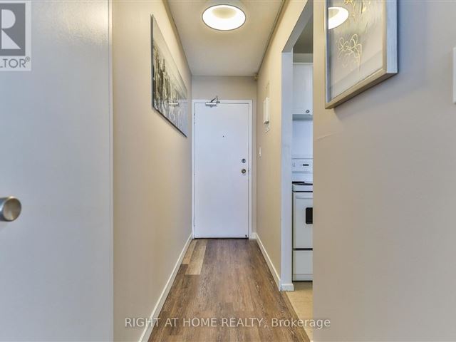 150 Charlton Condos - 1603 150 Charlton Avenue East - photo 2