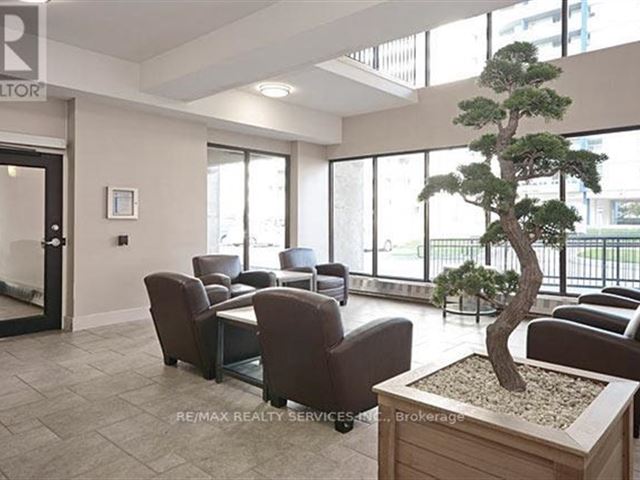 150 Charlton Condos - 1507 150 Charlton Avenue East - photo 3