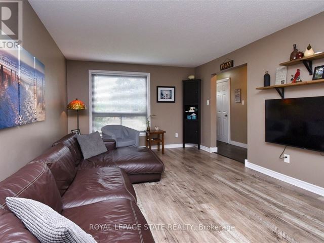 150 Gateshead Condos - 122 150 Gateshead Crescent - photo 2