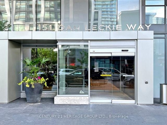 Parade 2 - Cityplace - 542 151 Dan Leckie Way - photo 2