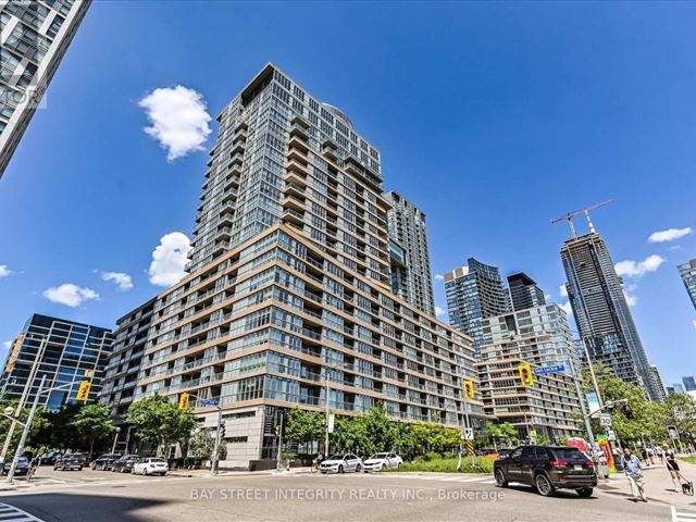 Parade 2 - Cityplace - 655 151 Dan Leckie Way - photo 2