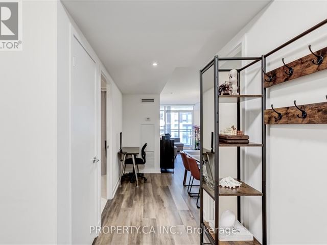 Parade 2 - Cityplace - 309 151 Dan Leckie Way - photo 2