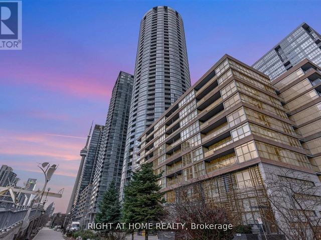 Parade 2 - Cityplace - 350 151 Dan Leckie Way - photo 1