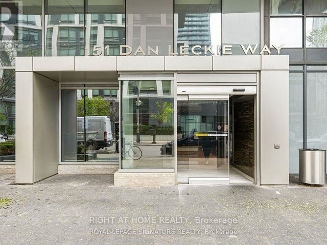 Parade 2 - Cityplace - 602 151 Dan Leckie Way - photo 2