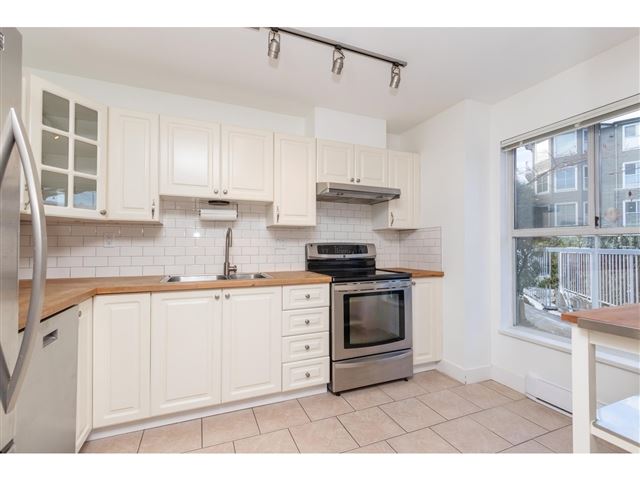 The Capilano - 103 15150 108 Avenue - photo 2