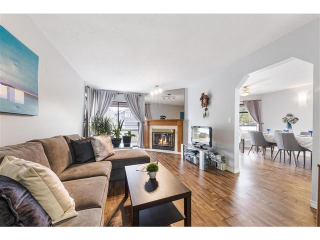 Glenwood Village - 236 15153 98 Avenue - photo 1