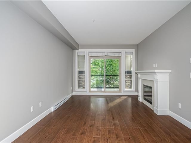 Edgewater - 211 15145 36 Avenue - photo 3