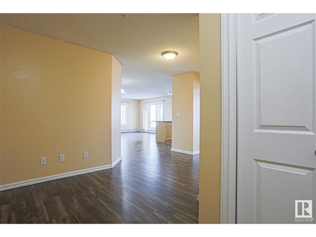 15211 139 ST NW - 301 15211 139 Street Northwest - photo 2