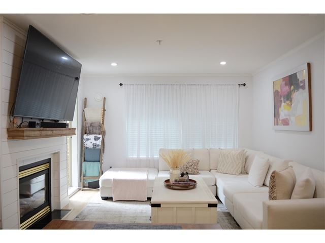 Boulevard Club - 410 15220 Guildford Drive - photo 1