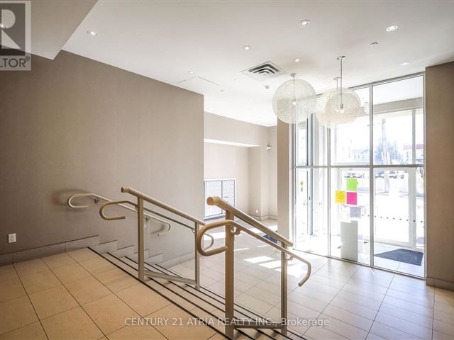 Centro Condos - 309 15277 Yonge Street - photo 3