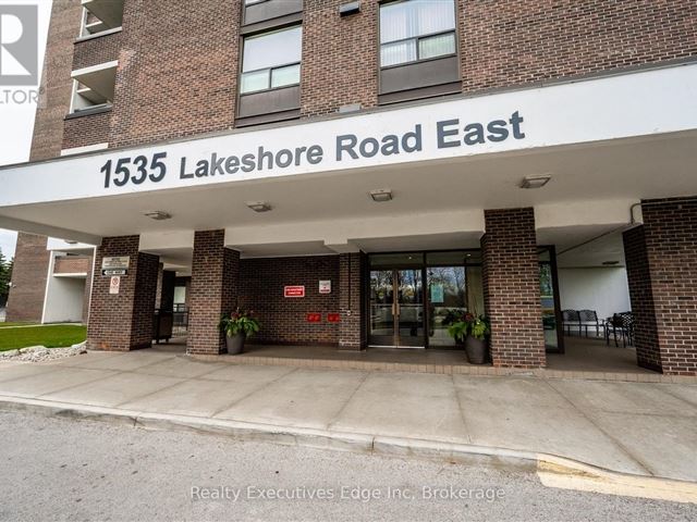 1535 Lakeshore - 1503 1535 Lakeshore Road East - photo 2