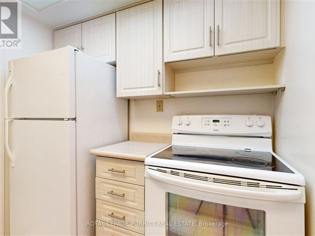 1535 Lakeshore - 510 1535 Lakeshore Road East - photo 2