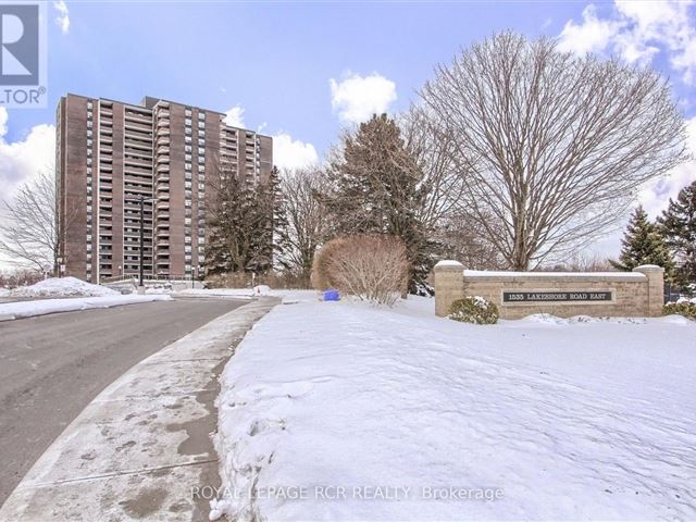 1535 Lakeshore - 1603 1535 Lakeshore Road East - photo 1