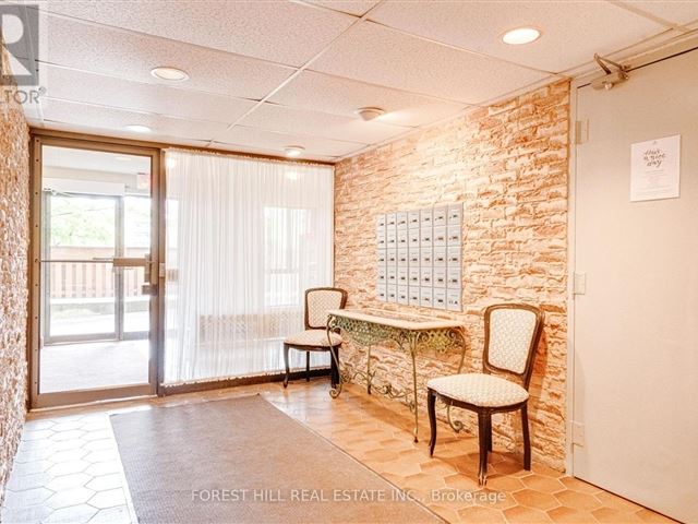 Devonshire Place - 401 15390 Yonge Street - photo 3