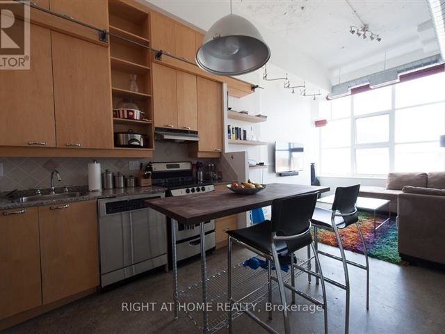 The Merchandise Lofts - 1041 155 Dalhousie Street - photo 1