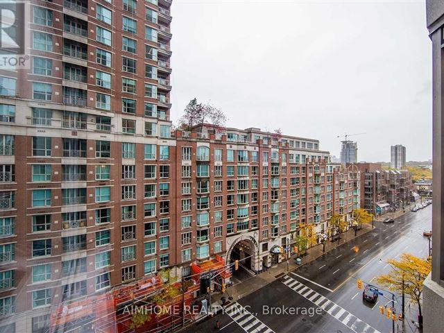 Residences of Yorkville Plaza - 1015 155 Yorkville Avenue - photo 1