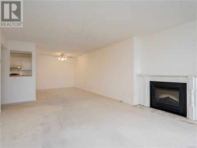 1560 Hillside AVE - 404 1560 Hillside Avenue - photo 3