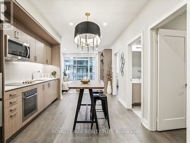 The Craftsman - 146 1575 Lakeshore Road West - photo 1