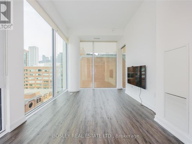 St. Lawrence Condominiums - 903 158 Front Street East - photo 2