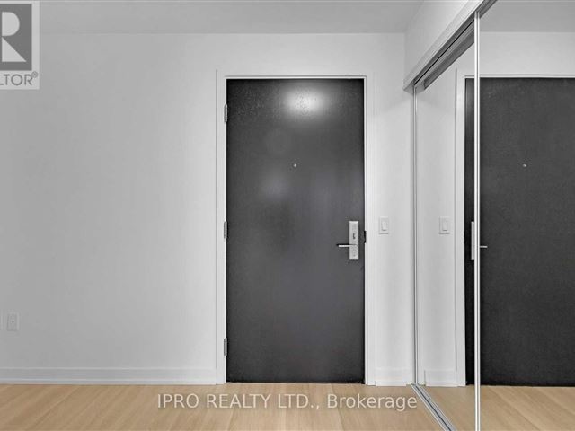 St. Lawrence Condominiums - 914 158 Front Street East - photo 3