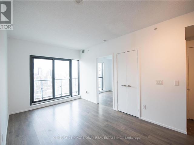 PACE Condos - 3007 155 Dundas Street East - photo 3