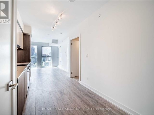 159SW Condominiums - 1011 159 Wellesley Street East - photo 3