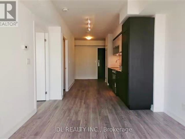 159SW Condominiums - 2611 159 Wellesley Street East - photo 3