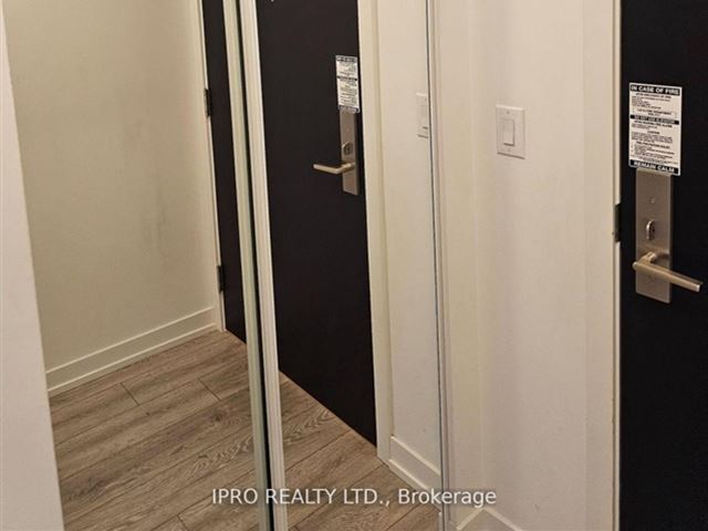 159SW Condominiums - 2807 159 Wellesley Street East - photo 2