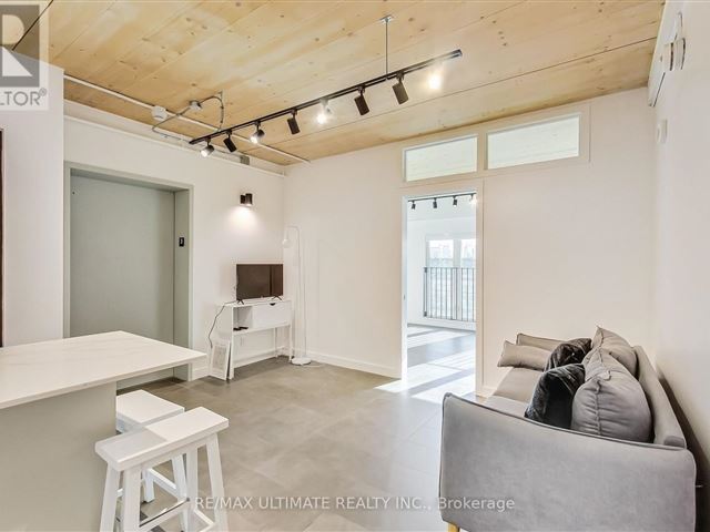 V6 Leslieville - 301 1602 Queen Street East - photo 2