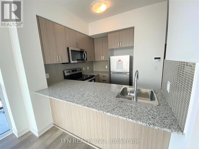 Empire Midtown - 1608 1603 Eglinton Avenue West - photo 1