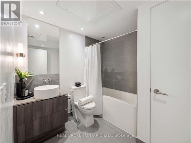 150 Redpath Condos - 1507 150 Redpath Avenue - photo 3