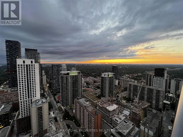 150 Redpath Condos - 4301 150 Redpath Avenue - photo 2