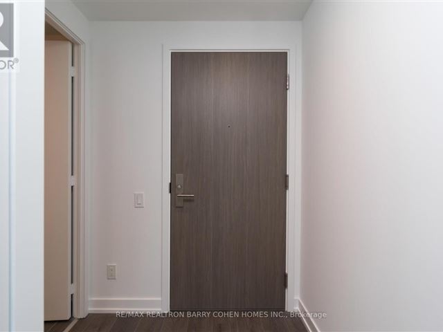 150 Redpath Condos - 1807 150 Redpath Avenue - photo 2