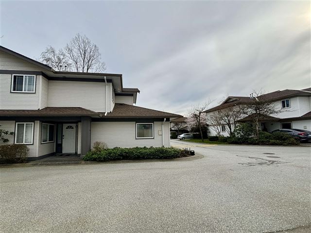 The Orchards - 303 16233 82 Avenue - photo 1