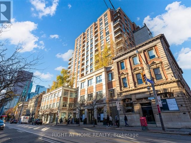 King George Square - 708 168 King Street East - photo 2