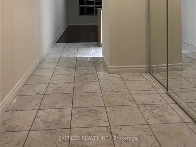 Qwest - 922 168 Simcoe Street - photo 3