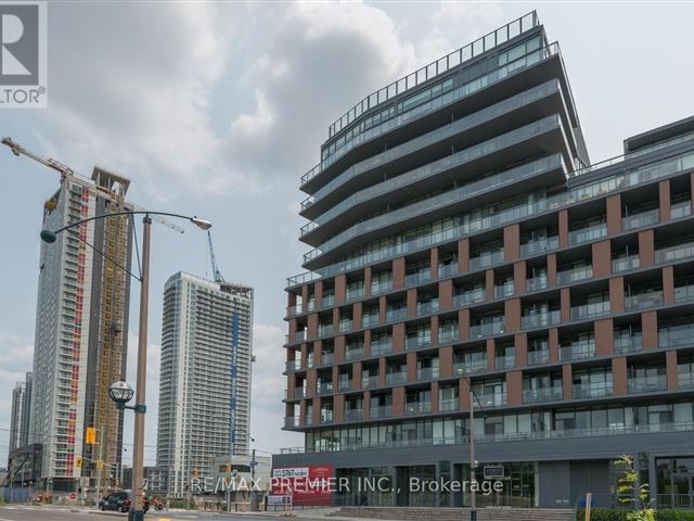 Garrison at Fort York - 203 169 Fort York Boulevard - photo 2