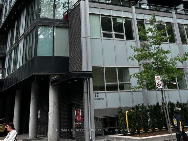 Totem Condos - 408 17 Dundonald Street - photo 2