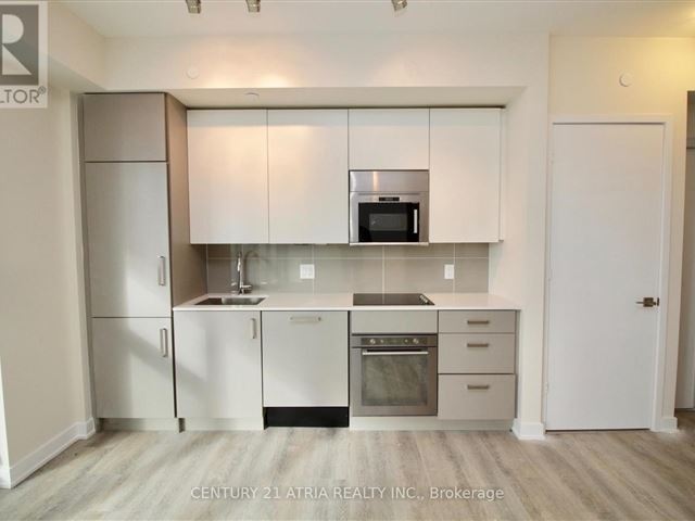 Totem Condos - 1201 17 Dundonald Street - photo 2