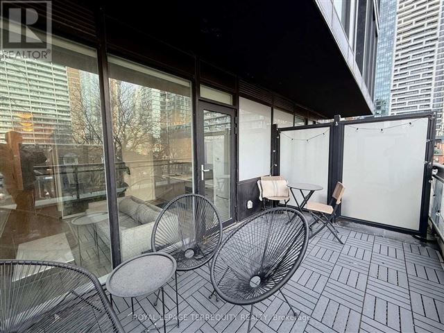 Totem Condos - 303 17 Dundonald Street - photo 3