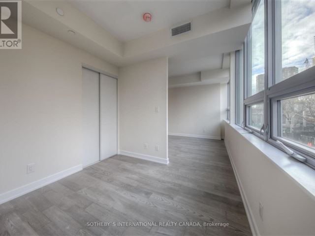 Totem Condos - 203 17 Dundonald Street - photo 2